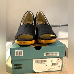 NWT TOMS Michelle espadrille wedge sandals